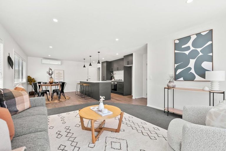 Photo of property in 33c Gemstone Drive, Birchville, Upper Hutt, 5018