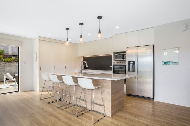 Photo of property in 194 Navigation Drive, Whitby, Porirua, 5024