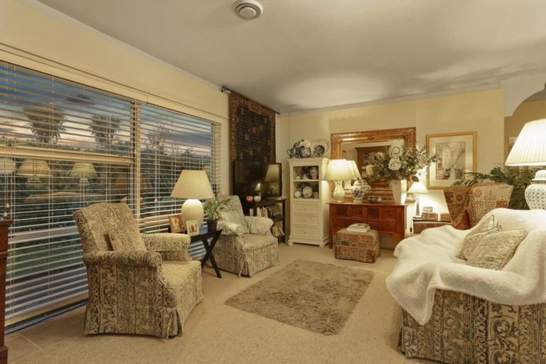 Photo of property in 1/73 Florence Avenue, Orewa, 0931