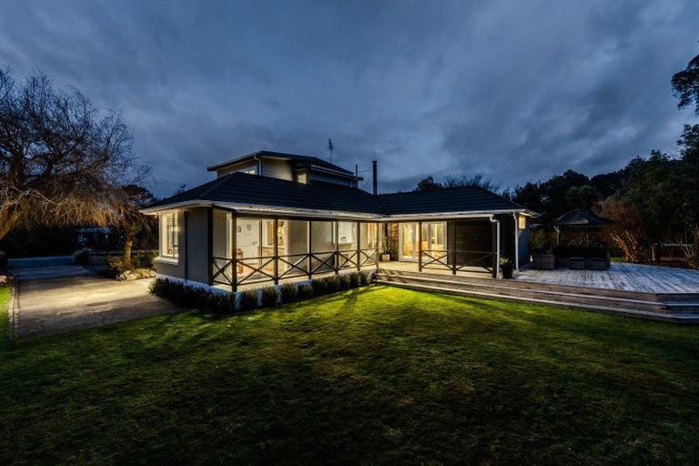 Photo of property in 10 Mahuri Road, Otatara, Invercargill, 9879