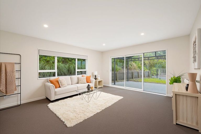 Photo of property in 220 Forest Hill Road, Waiatarua, Auckland, 0612