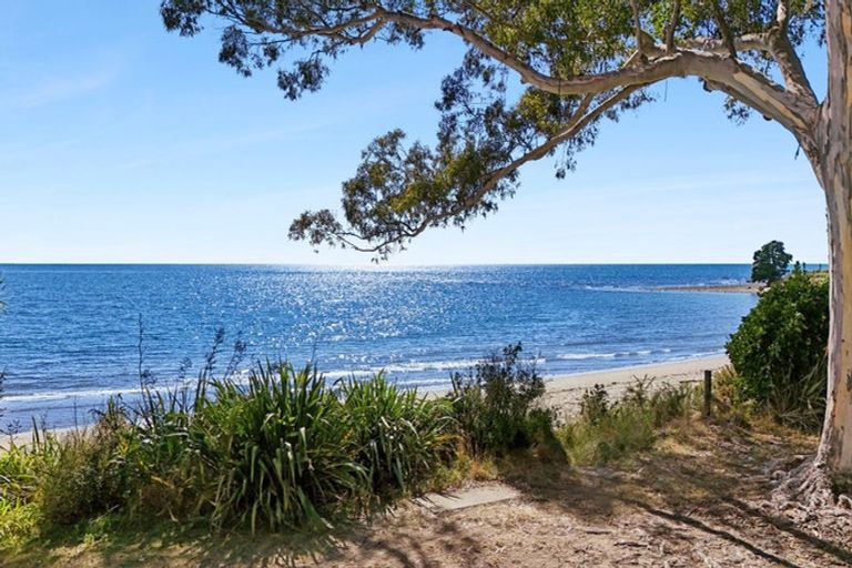 Photo of property in 120 Patons Rock Road, Patons Rock, Takaka, 7182