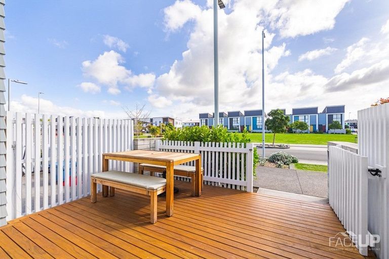 Photo of property in 17 Rangihina Road, Hobsonville, Auckland, 0616