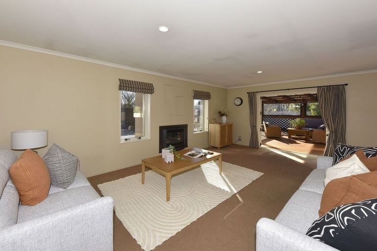Photo of property in 17 Taranaki Drive, Woodend, 7610