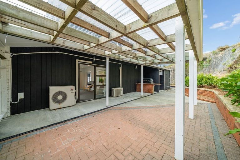 Photo of property in 296 Maungaraki Road, Maungaraki, Lower Hutt, 5010