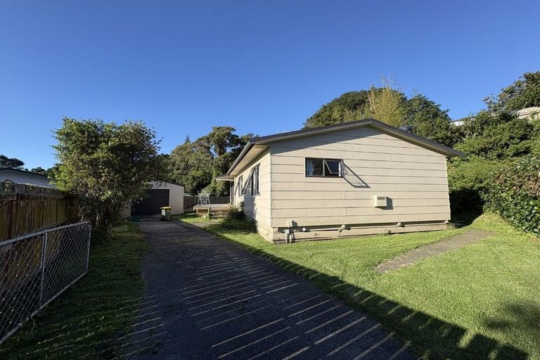Photo of property in 28 Hookway Grove, Paraparaumu, 5032