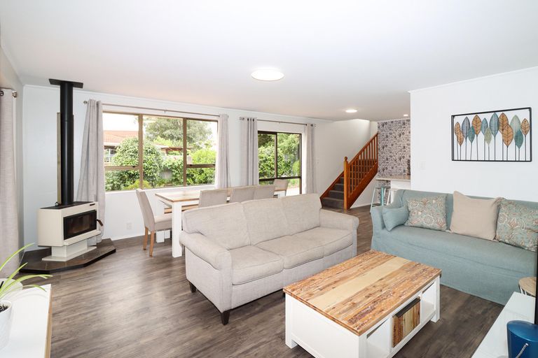 Photo of property in 10 Kereru Place, Masterton, 5810