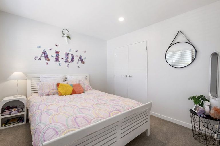 Photo of property in 4b Rosalind Road, Glenfield, Auckland, 0629