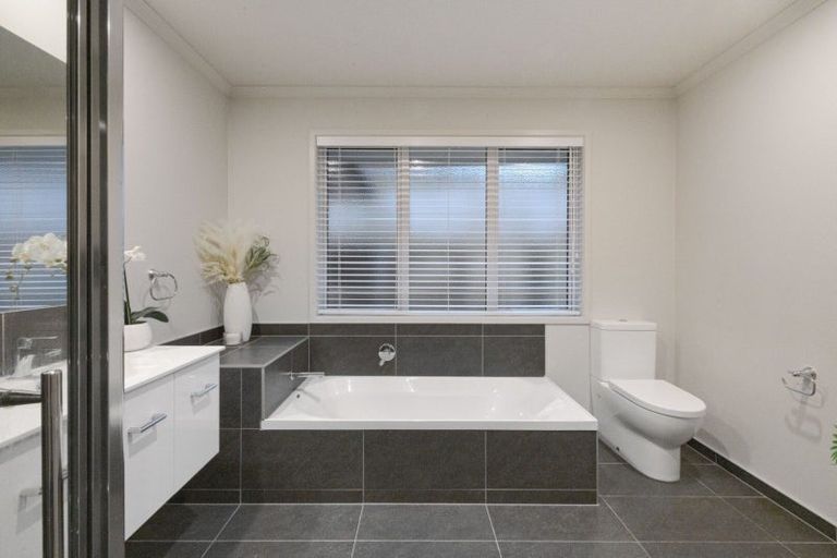 Photo of property in 121 Condor Drive, Pyes Pa, Tauranga, 3112