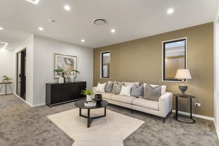 Photo of property in 8 Kumukumu Road, Long Bay, Auckland, 0630