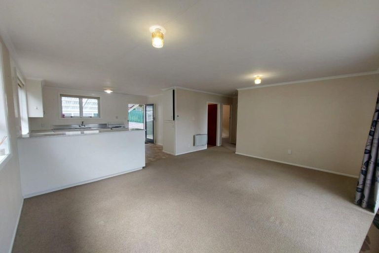 Photo of property in 36 Cumberland Street, Merrilands, New Plymouth, 4312