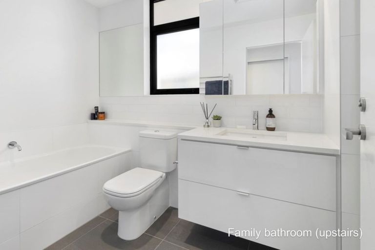 Photo of property in 12 Isitt Road, Hobsonville, Auckland, 0616