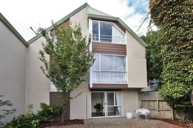 Photo of property in 2/27 Maxwell Street, Riccarton, Christchurch, 8041