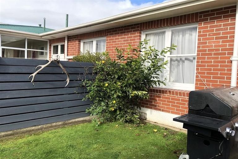 Photo of property in 22 Stanley Street, Levin, 5510