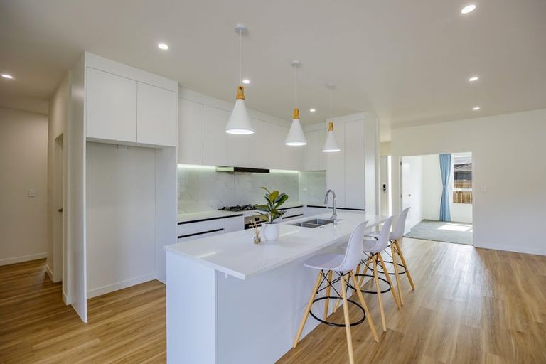 Photo of property in 12 Moemoea Avenue, Kumeu, 0810