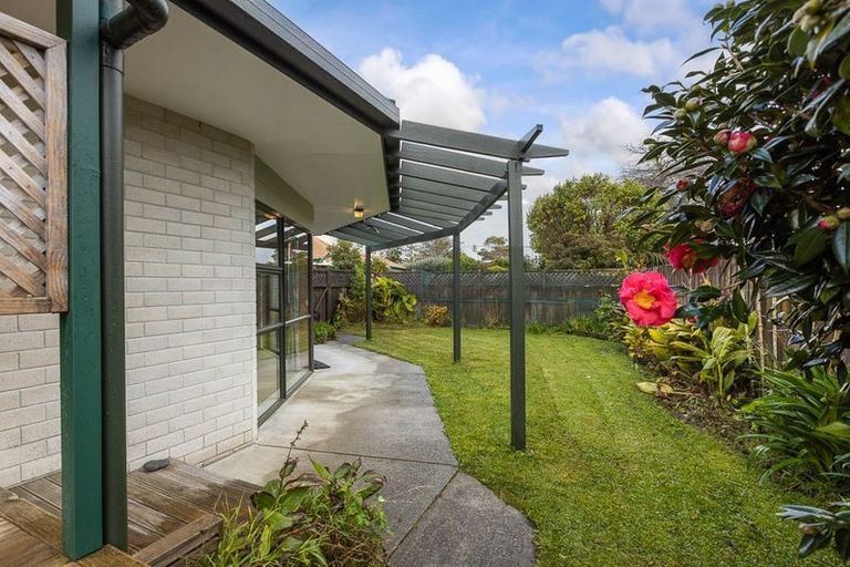 Photo of property in 7 Nickell Place, Orewa, 0931