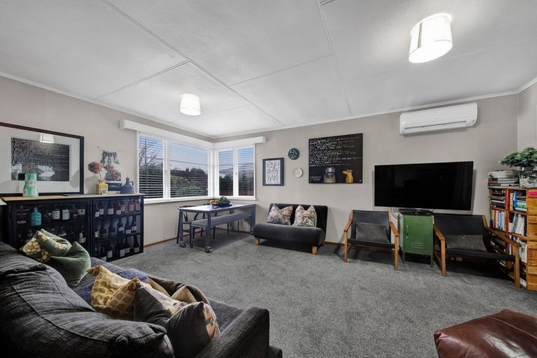 Photo of property in 37 Reid Avenue, Hawera, 4610