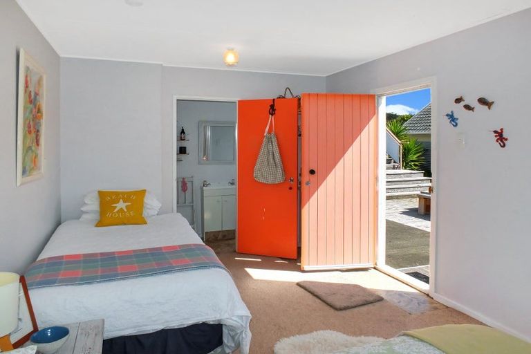 Photo of property in 7 Hennessy Street East, Foxton Beach, Foxton, 4815