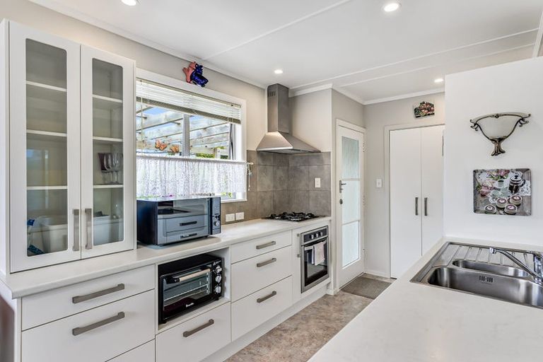 Photo of property in 27 Yvonne Street, Melville, Hamilton, 3206