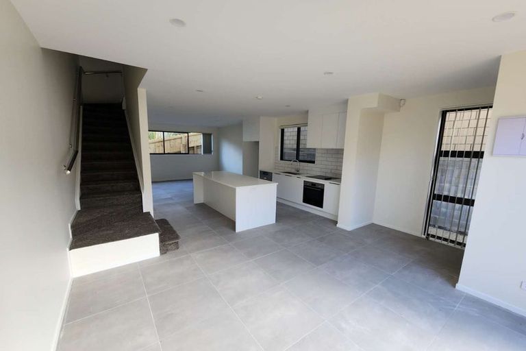 Photo of property in 45b Greenvalley Rise, Glenfield, Auckland, 0629