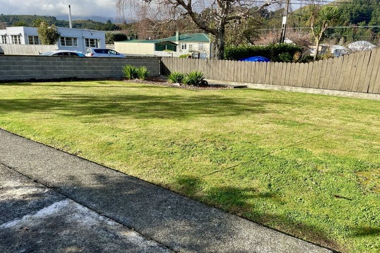 Photo of property in 4 Rimu Street, Wallaceville, Upper Hutt, 5018