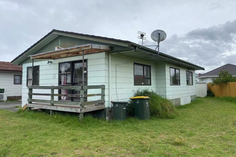 Photo of property in 2/24 Burundi Avenue, Clendon Park, Auckland, 2103