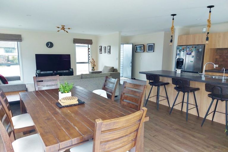 Photo of property in 175 Navigation Drive, Whitby, Porirua, 5024