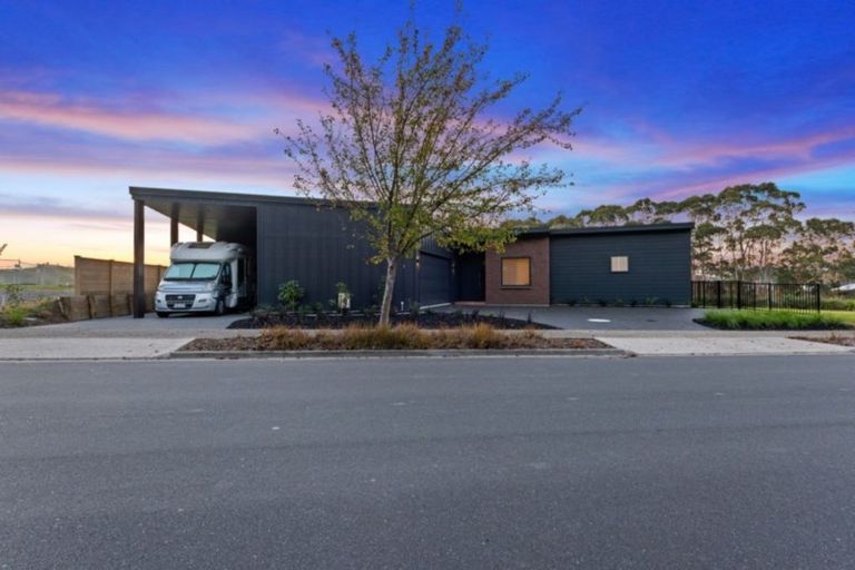 Photo of property in 154 Lakes Boulevard, Pyes Pa, Tauranga, 3112