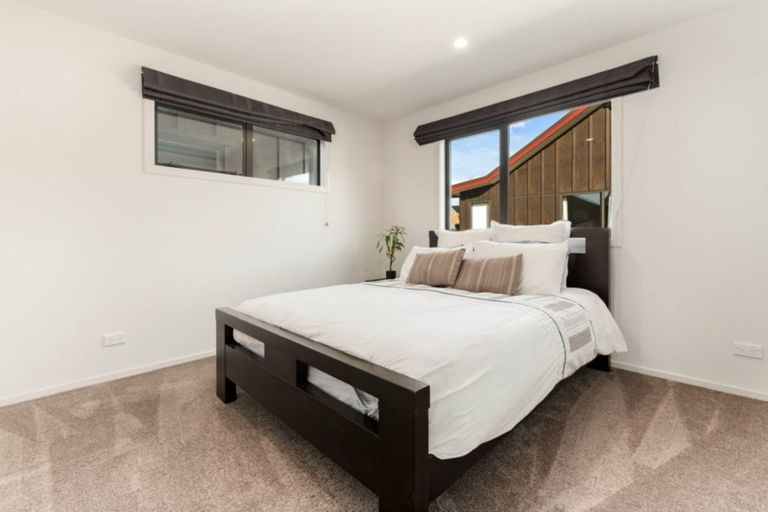 Photo of property in 11 Kapuka Lane, Wanaka, 9305