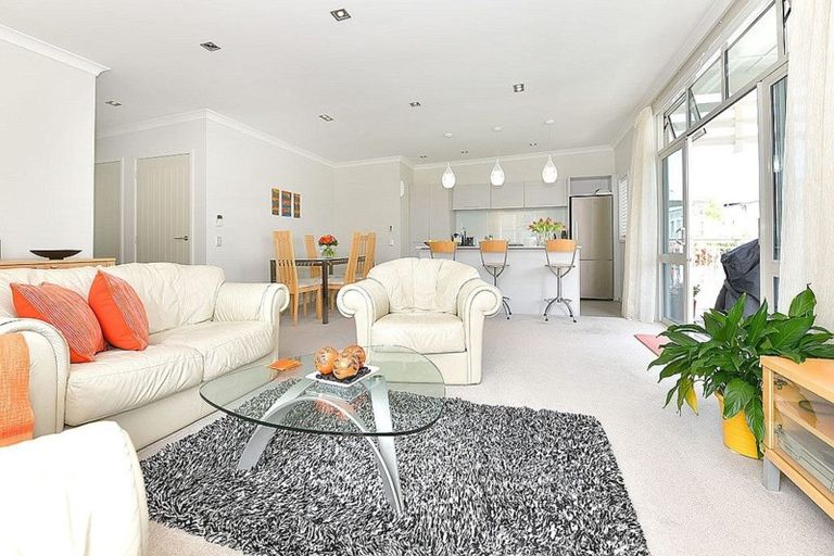 Photo of property in 54 Parkside Drive, Orewa, 0931