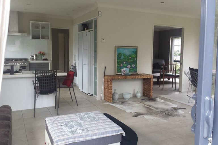 Photo of property in 10 Laurel Oak Drive, Schnapper Rock, Auckland, 0632