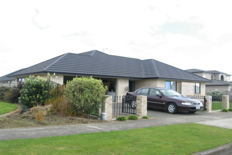Photo of property in 146 Pacific Drive, Fitzherbert, Palmerston North, 4410