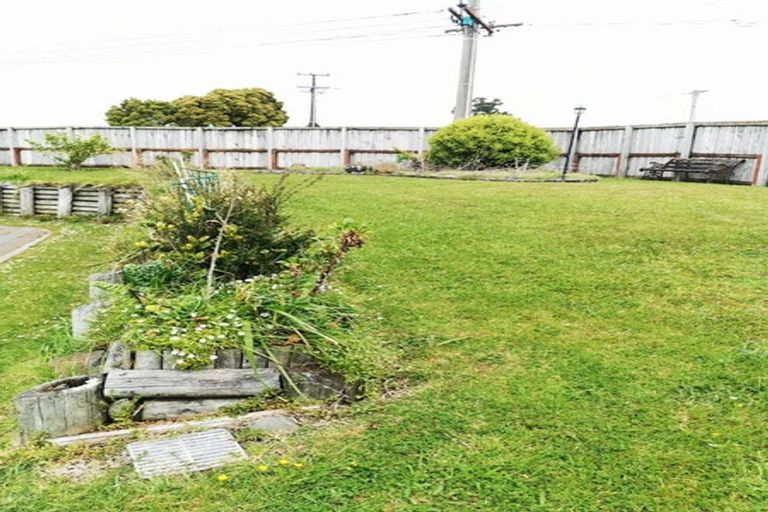 Photo of property in 74 Hetherington Road, Ranui, Auckland, 0612
