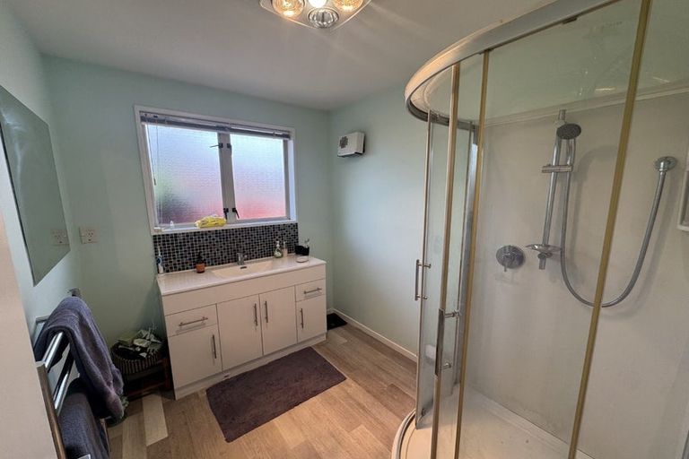 Photo of property in 1/12 Sawyers Arms Road, Northcote, Christchurch, 8052