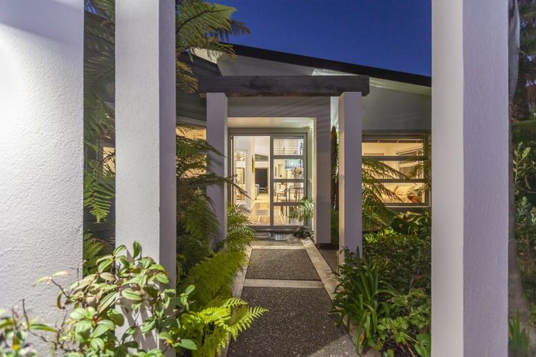 Photo of property in 5 Hana Udy Place, Paraparaumu Beach, Paraparaumu, 5032