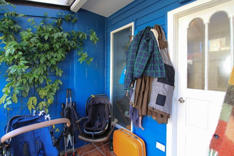 Photo of property in 30f4 Lyall Parade, Lyall Bay, Wellington, 6022