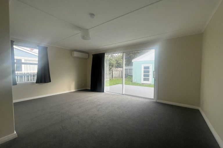 Photo of property in 74a Te Pene Avenue, Titahi Bay, Porirua, 5022