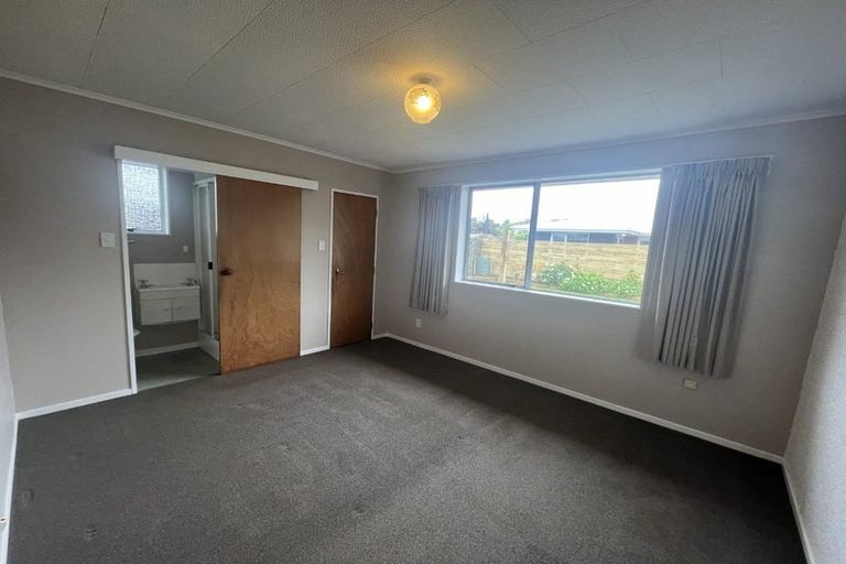 Photo of property in 1 Matai Street, Waikanae, 5036