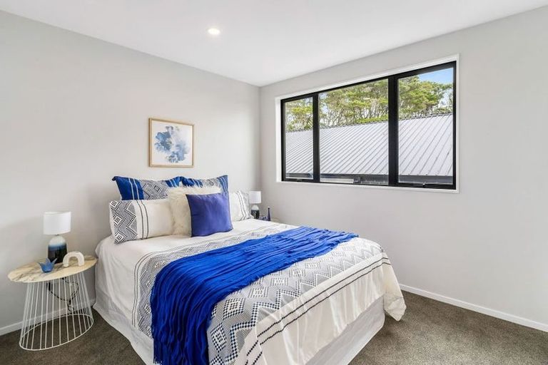 Photo of property in 36 Tokai Place, Glen Eden, Auckland, 0602