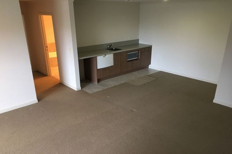 Photo of property in 1a Burford Place, Mellons Bay, Auckland, 2014