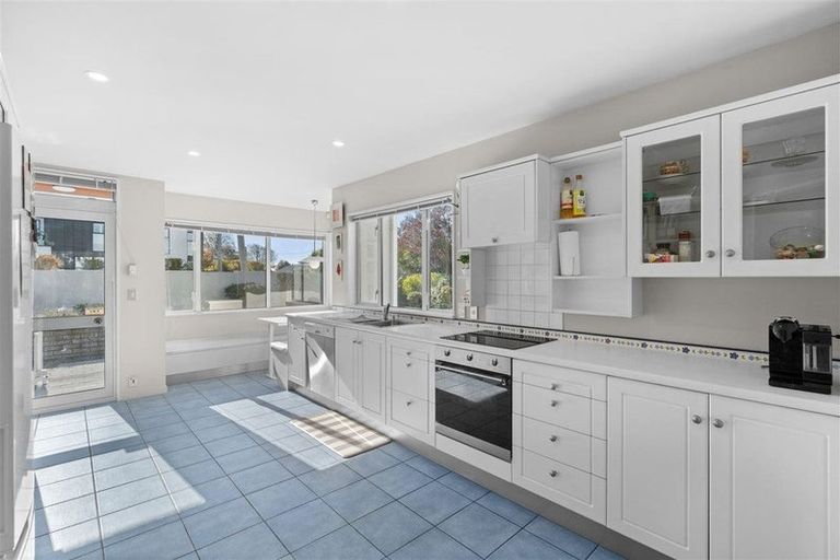 Photo of property in 76 Wai-iti Terrace, Bryndwr, Christchurch, 8052