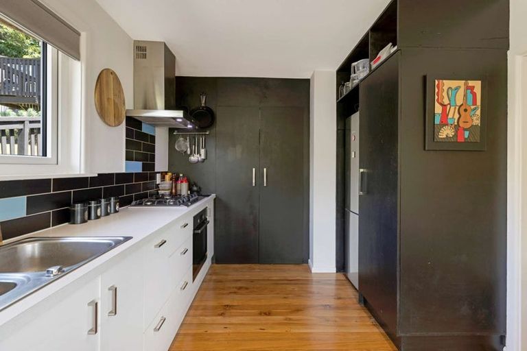 Photo of property in 20 Flinders Road, Heathcote Valley, Christchurch, 8022
