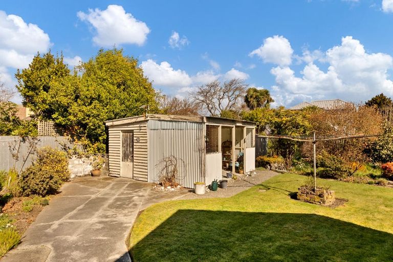 Photo of property in 25 Derrett Place, Saint Martins, Christchurch, 8022