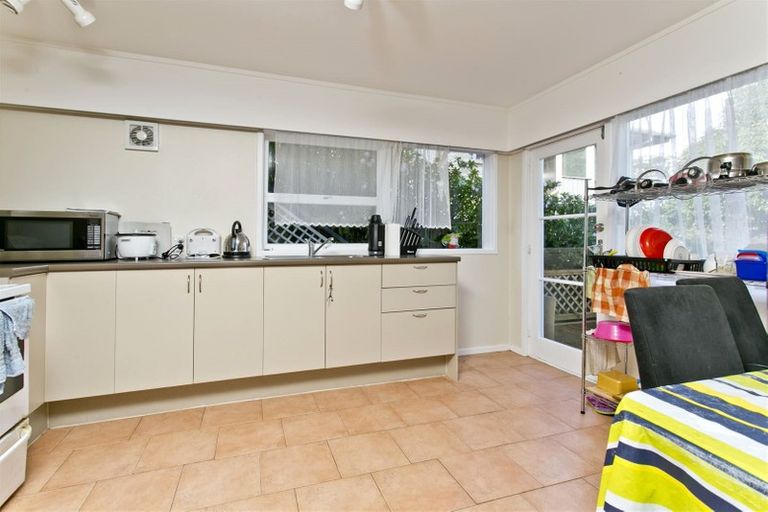 Photo of property in 1/223 Eskdale Road, Birkenhead, Auckland, 0626