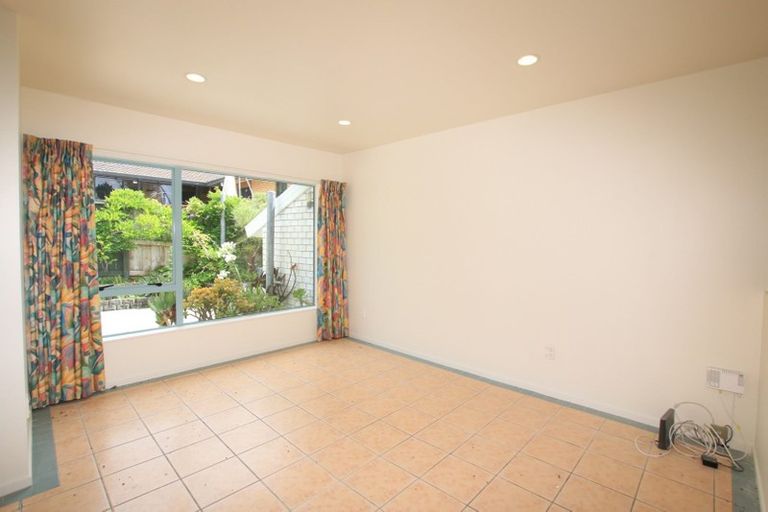 Photo of property in 3 Khaleel Place, Henderson, Auckland, 0612