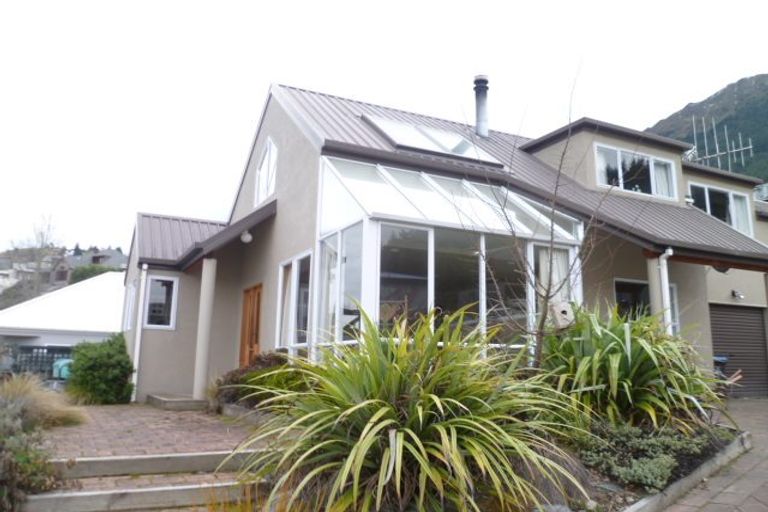 Photo of property in 34a Sainsbury Road, Fernhill, Queenstown, 9300