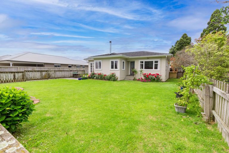 Photo of property in 1 Carr Street, Tuakau, 2121