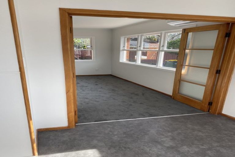 Photo of property in 20 Ocean View Road, Northcote, Auckland, 0627