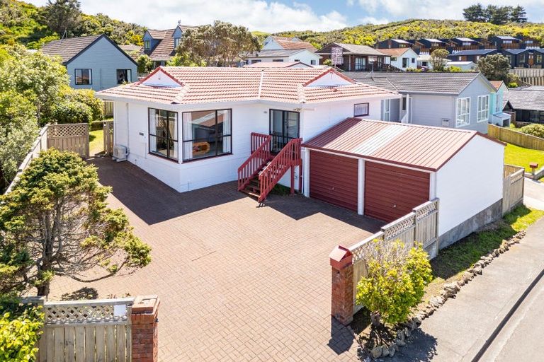 Photo of property in 7 Cathie Place, Karori, Wellington, 6012
