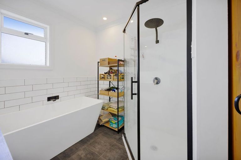Photo of property in 9 Standish Street, Midhirst, Stratford, 4394